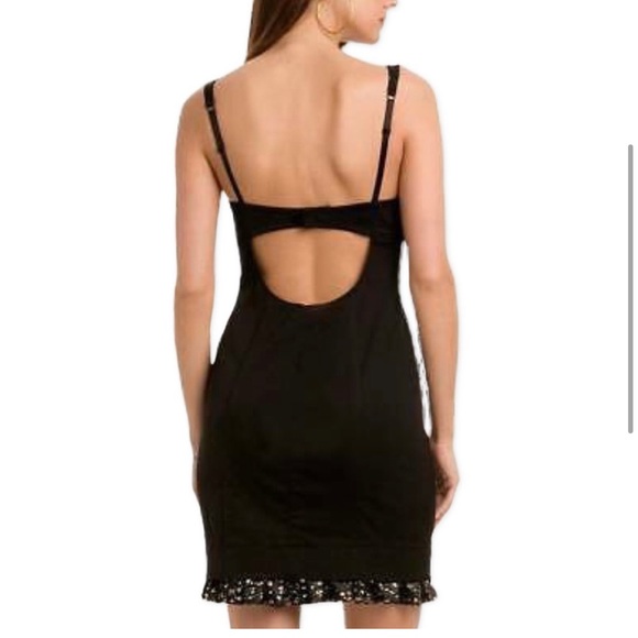 Guess Bodycon Dress with Ruffles
C$48 C$160 Size: US S Guess - Picture 2 of 9